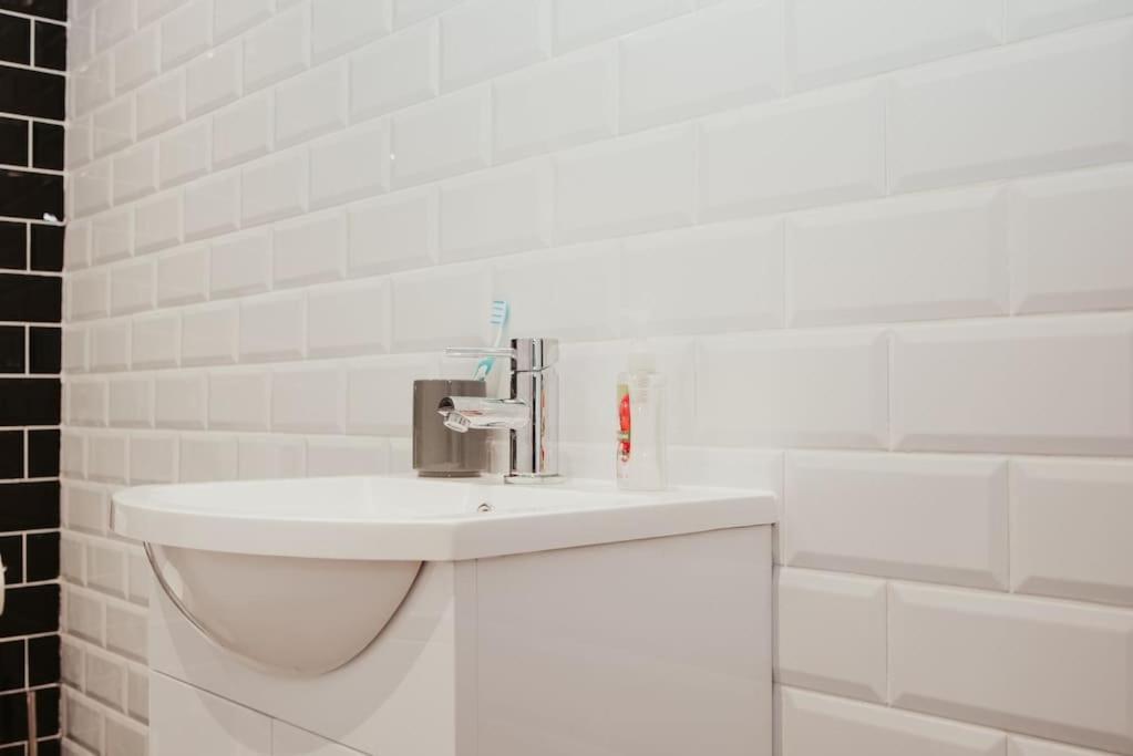 The Sunset Apartment - Margate Beach - By Goldex Coastal Breaks Extérieur photo