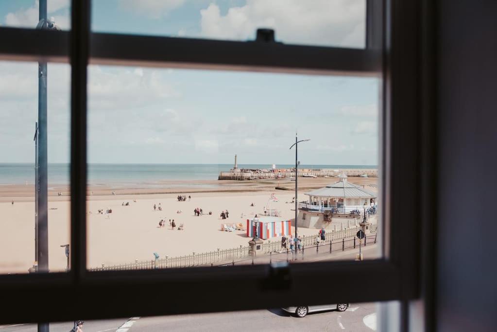 The Sunset Apartment - Margate Beach - By Goldex Coastal Breaks Extérieur photo